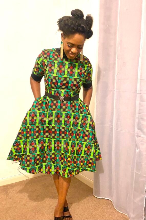 Low waist ripped jeans